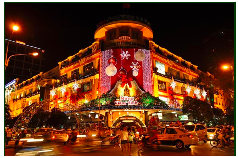 Vietnam-streets-in-Christmas